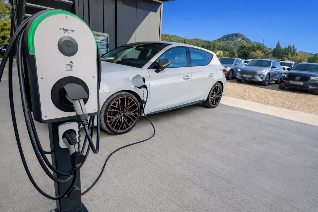 parc stockage sécurisé, véhicule électrique charge borne paca france europe